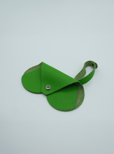 Translation missing: tr.sections.featured_product.gallery_thumbnail_alt